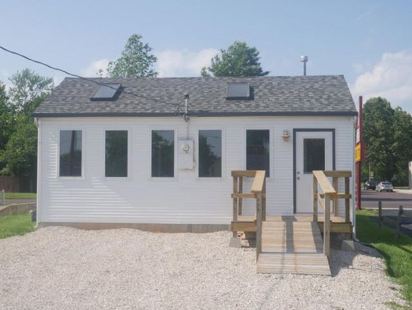 531 E Cleveland Ave, Monett, MO 65708